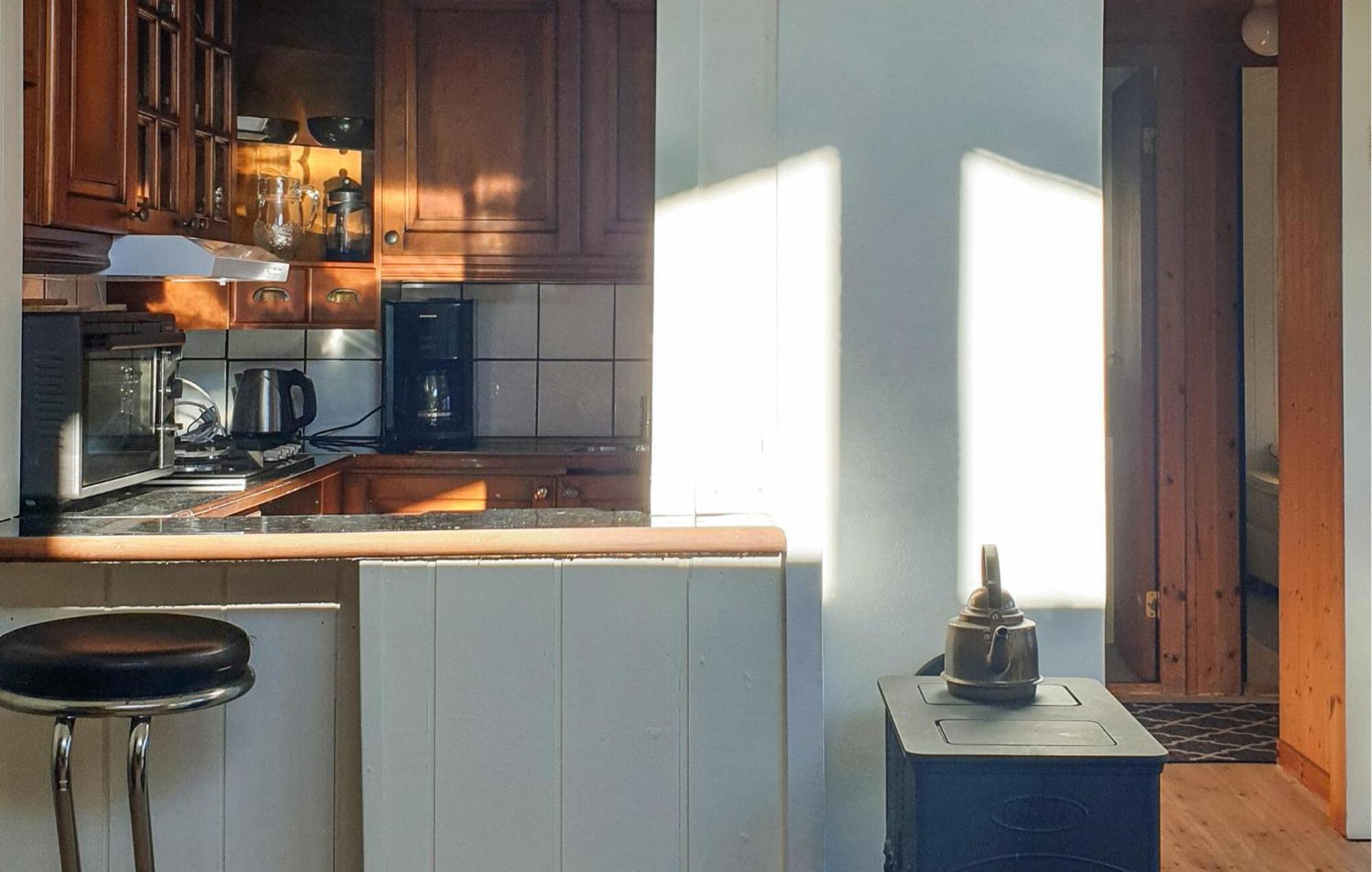 Beautiful Home In Vallavik With Kitchen Bu 외부 사진