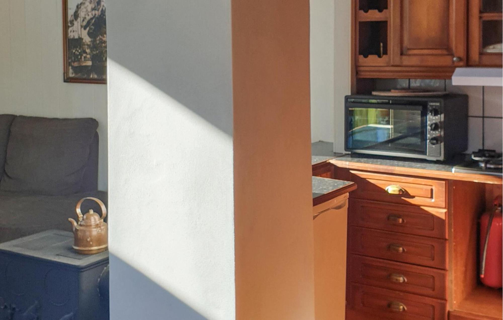 Beautiful Home In Vallavik With Kitchen Bu 외부 사진